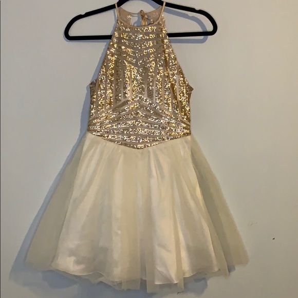 Dresses & Skirts - Gold and white dress